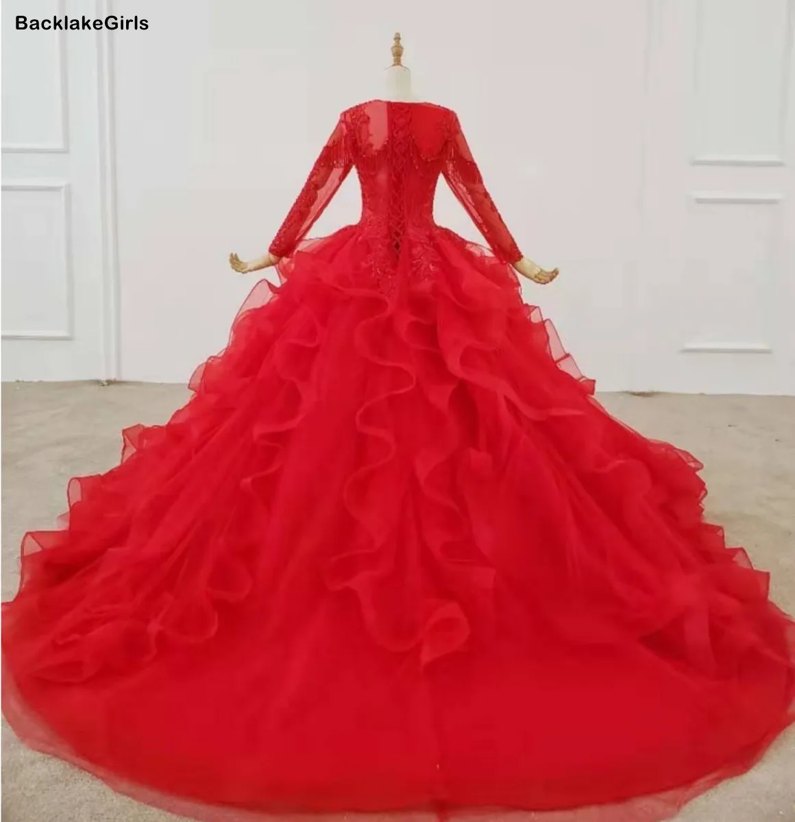 Красное Бальное Платье с v-образным вырезом длинным рукавом и бусинами