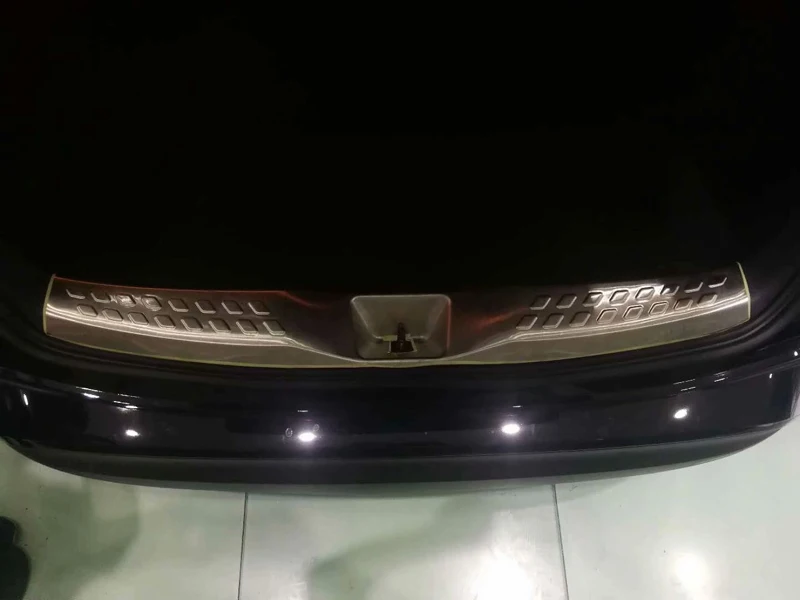 Автомобильная накладка на багажник из нержавеющей стали задняя защитная