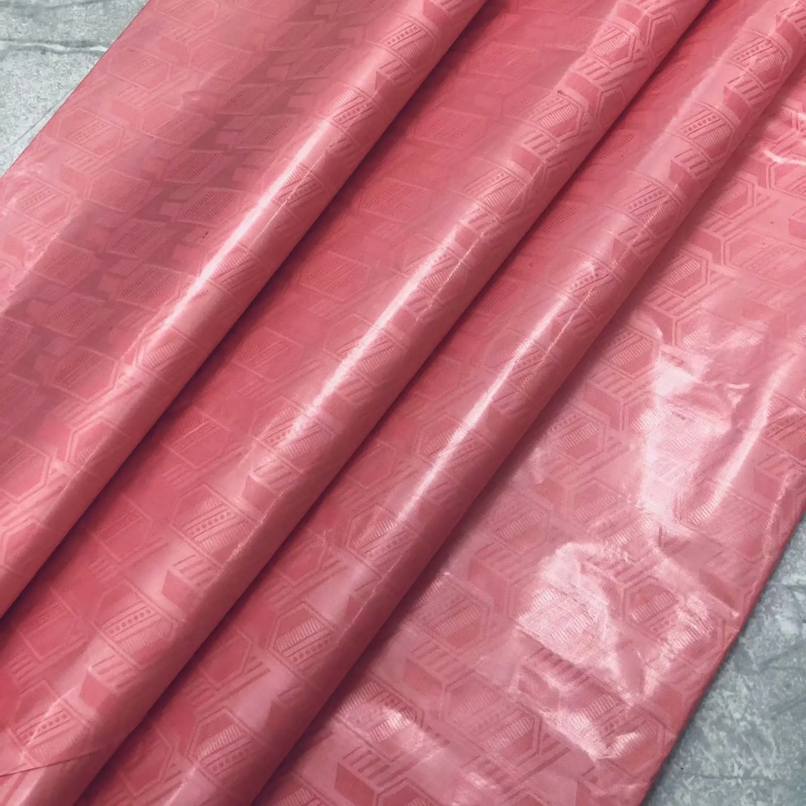 

Африканская кружевная ткань Bazin brode, свадебная африканская кружевная ткань 2,5 ярдов, хлопковая швейцарская кружевная ткань для платья розов...