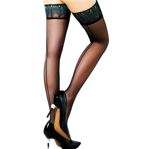 Qisqa shim kiygan salqin kaltak striptiz raqsga tushmoqda Porno va sport gif