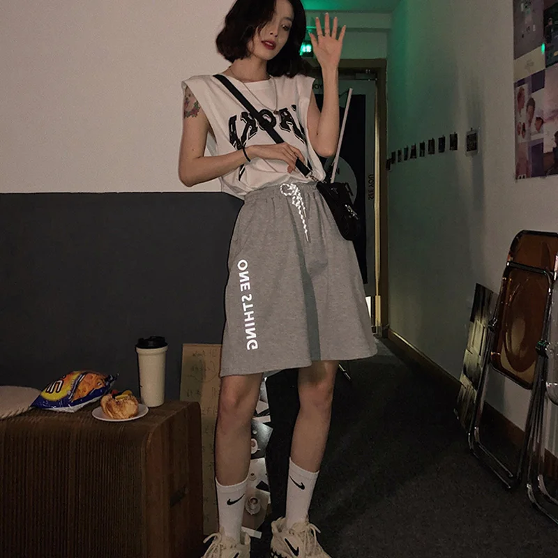 

Шорты женские с буквенным принтом, свободные спортивные повседневные спортивные штаны в Корейском стиле, белые, черные, EF50DK, на лето