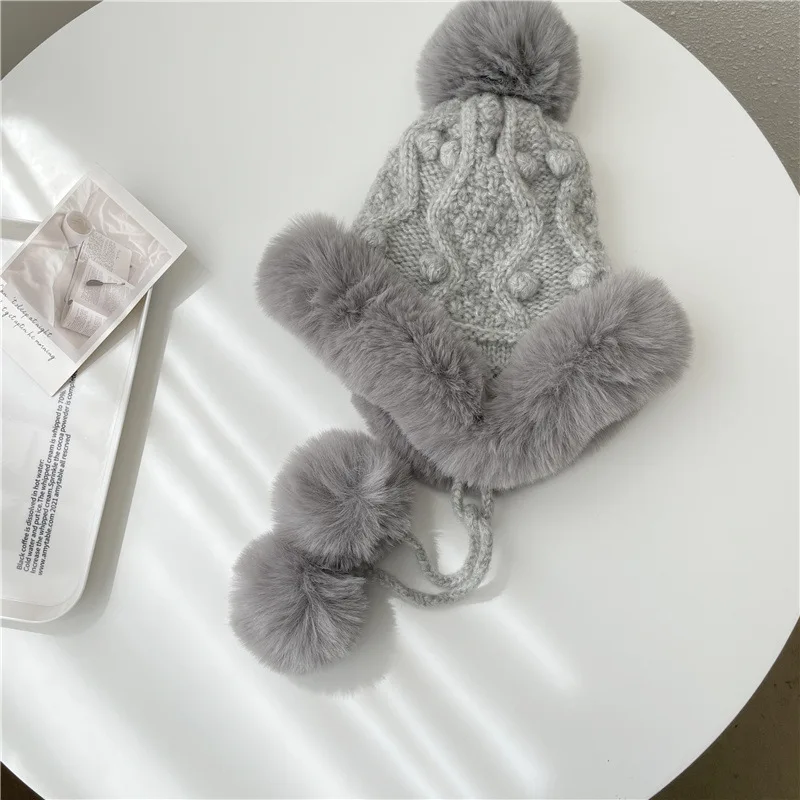 Детская вязаная шапка с большими помпонами однотонная Теплая Шапка-бини