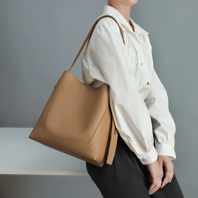 

Big bag women's summer 2021 new women's Bag Messenger Bag versatile leather one shoulder large capacity commuter Bucket Bag