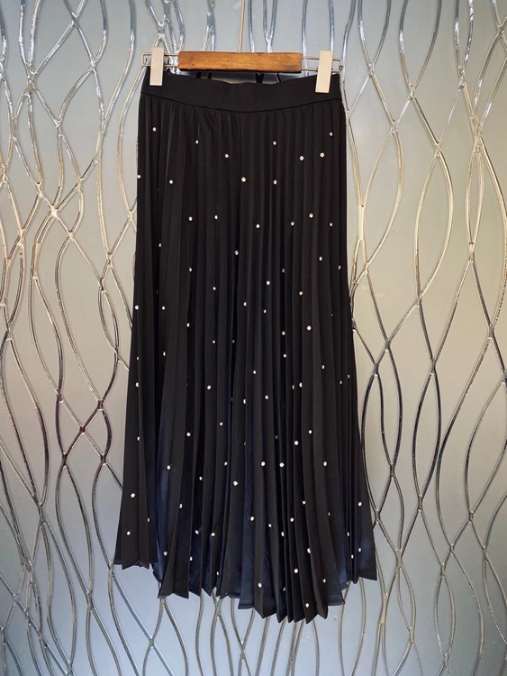 

2020 autumn and winter new fashion women's heavy industry hot drilling decoration pleated mid-length all-match skirt