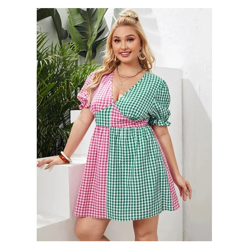 

Летнее модное женское мини-платье в клетку контрастных цветов с V-образным вырезом, короткая юбка