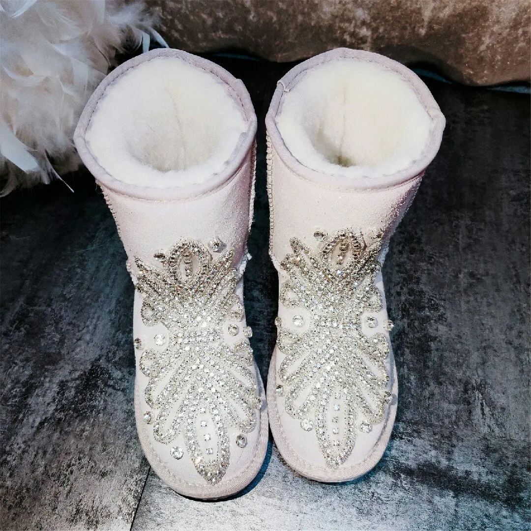 

Heavy Industry Tide Brand Pearl Light Crown Beaded Snow Boots Trendy