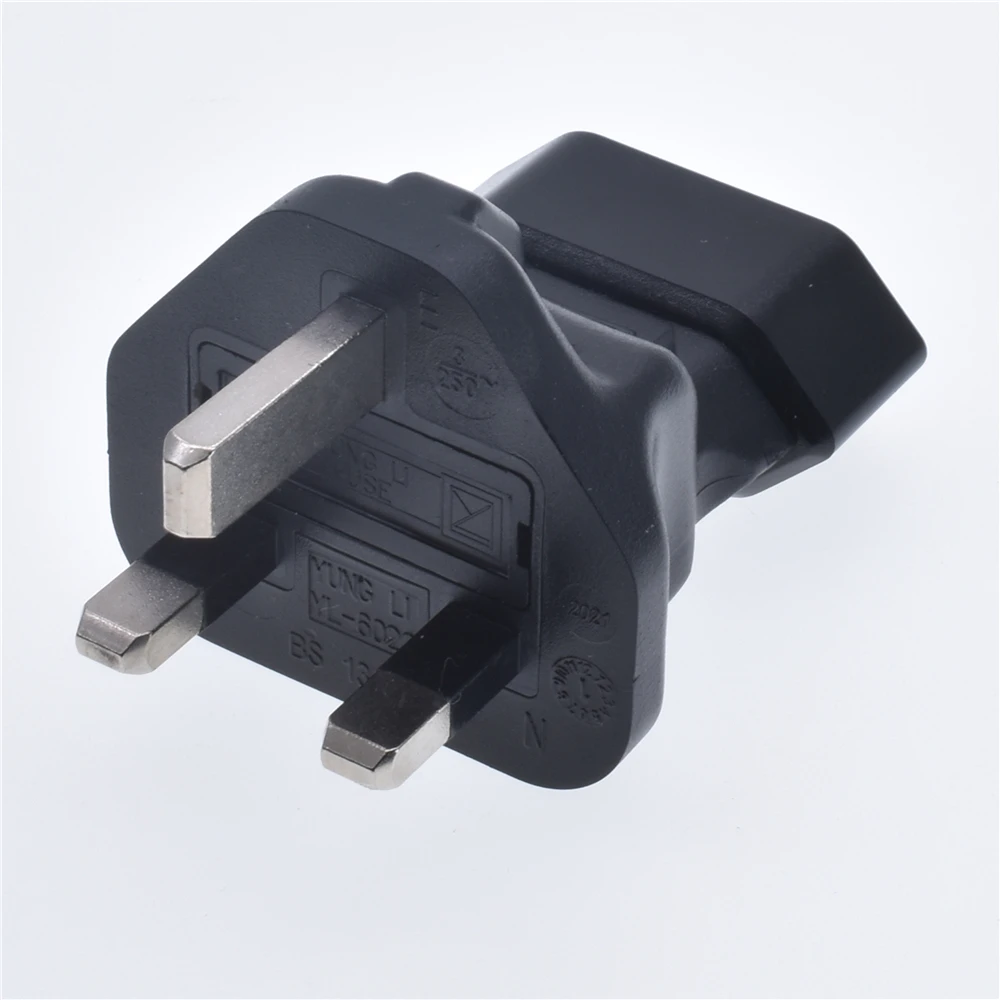 Переходник с вилки стандарта ЕС на Великобританию 13A250V Европейского типа C
