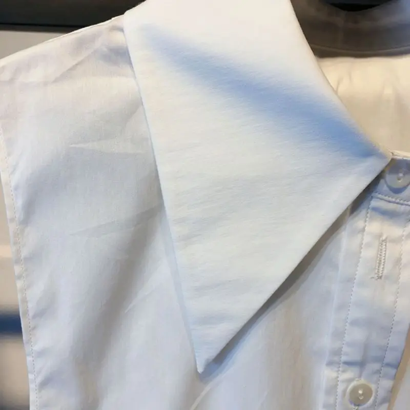 

Women Elegant Cotton Detachable Half-Shirt Pointed Triangle Lapel Fake Collar