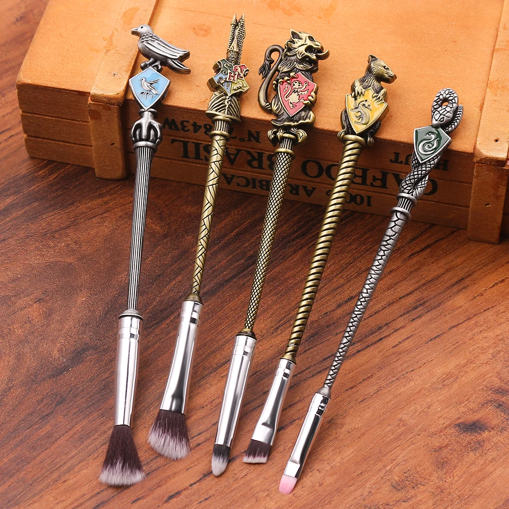 Movie Makeup Brushes Set Hogwarts Magic School Badge Enamel Animal Cosmetics Pro Eyeshadow Brush Eyebrow Lip Makeup Tool Kit