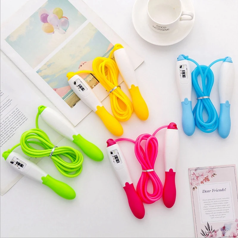 

Профессиональная Скакалка с электронным счетчиком, Регулируемая Скакалка 1,95 м с быстрым счетчиком скорости, Скакалка для прыжков, оборудов...