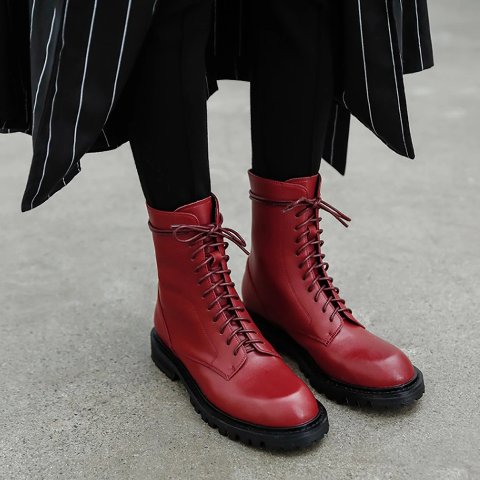 Женские ботинки из натуральной коровьей кожи черные винтажные теплые на плоской