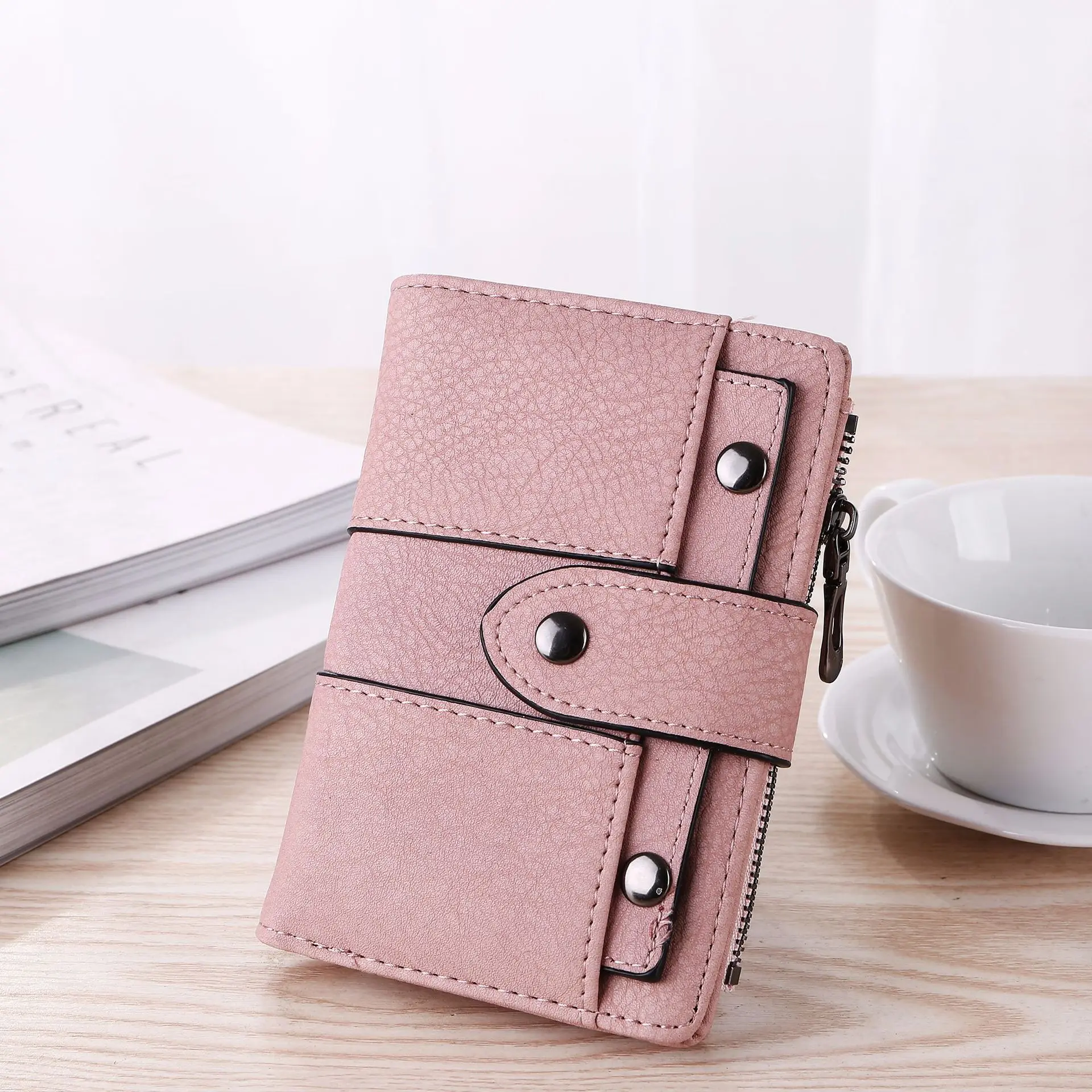 

Women Wallet Simple Retro Rivets Short Wallet Coin Purse Card Holders Handbag for Girls Purse Small Wallet Ladies Bolsa Feminina