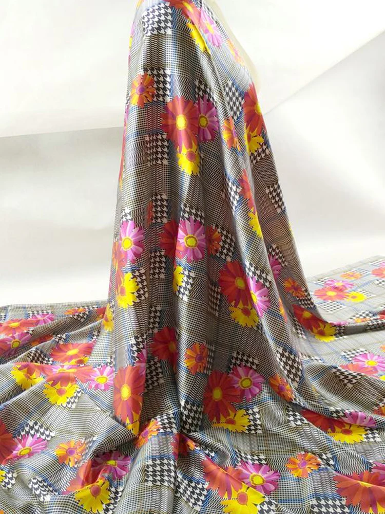 для шитья атласное платье ткань метражом Бесплатная доставка 2018 Женская