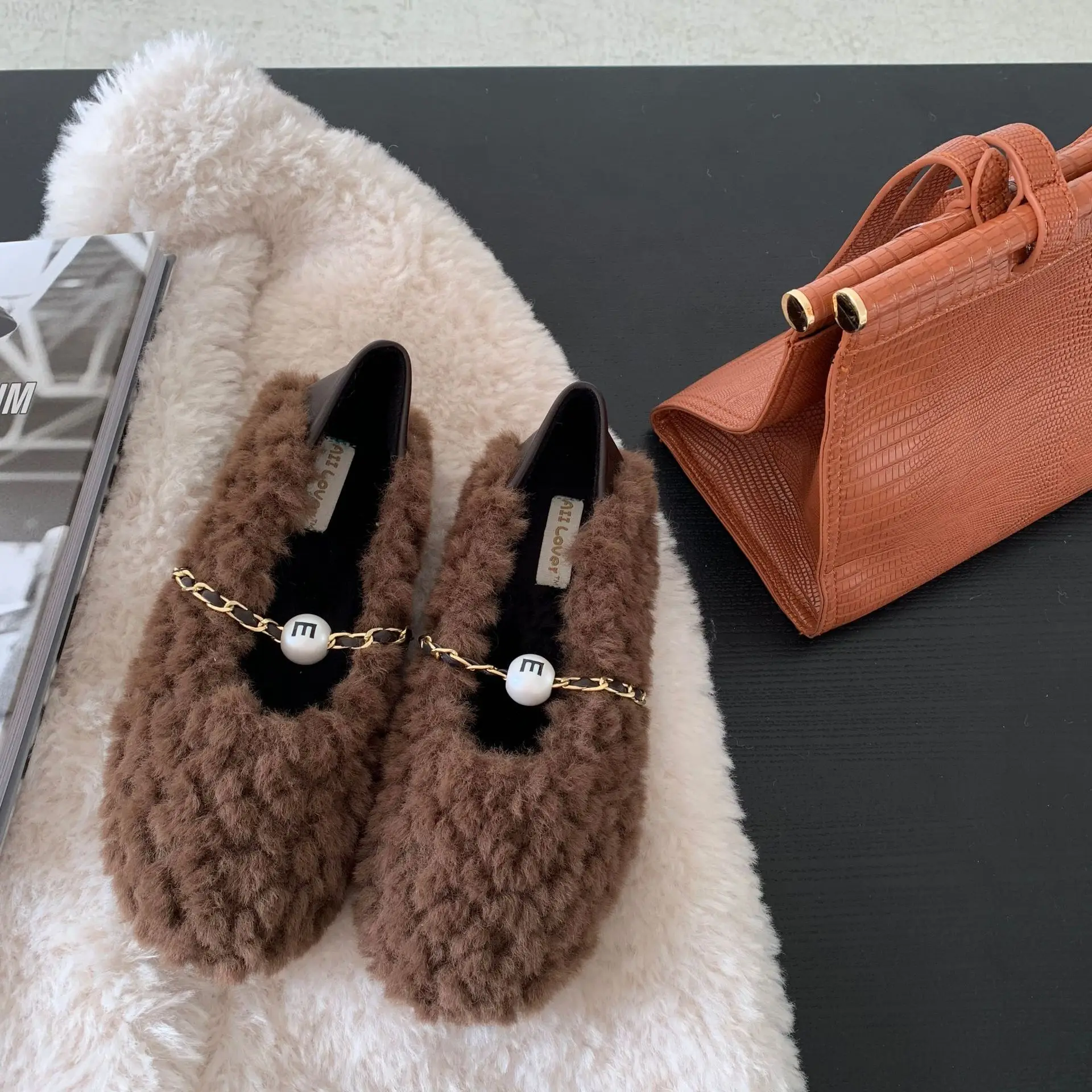 

Casual Woman Shoe Loafers Fur Shallow Mouth Female Footwear Modis Round Toe All-Match Autumn New Dress Winter Moccasin 2021