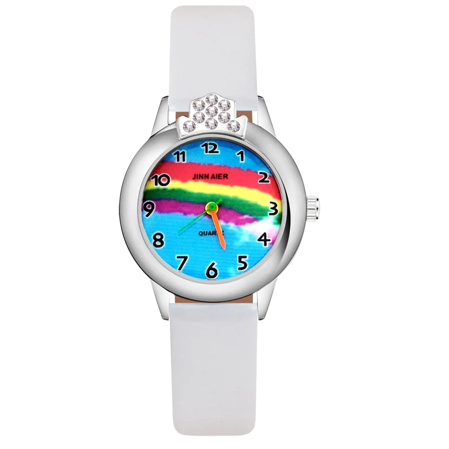 С героями мультфильмов с изображением милой радуги и украшением в виде