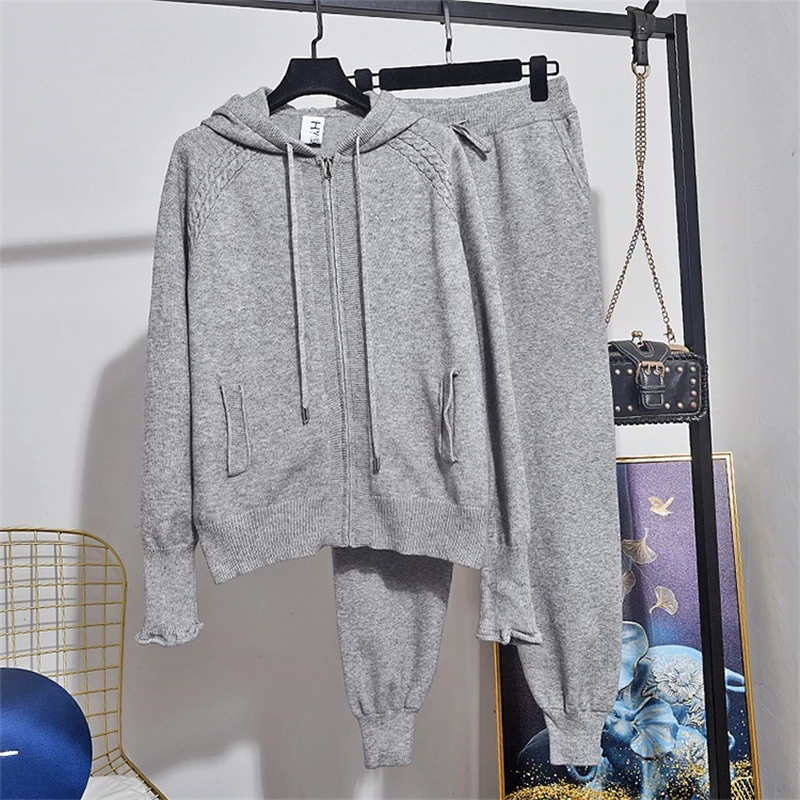 Женский трикотажный комплект из двух предметов свободный свитер с капюшоном и