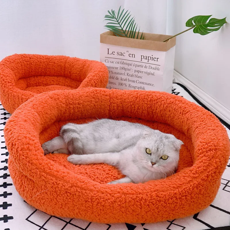 

Cat bed Winter warm Dog bed for small dogs thickened soft windshield