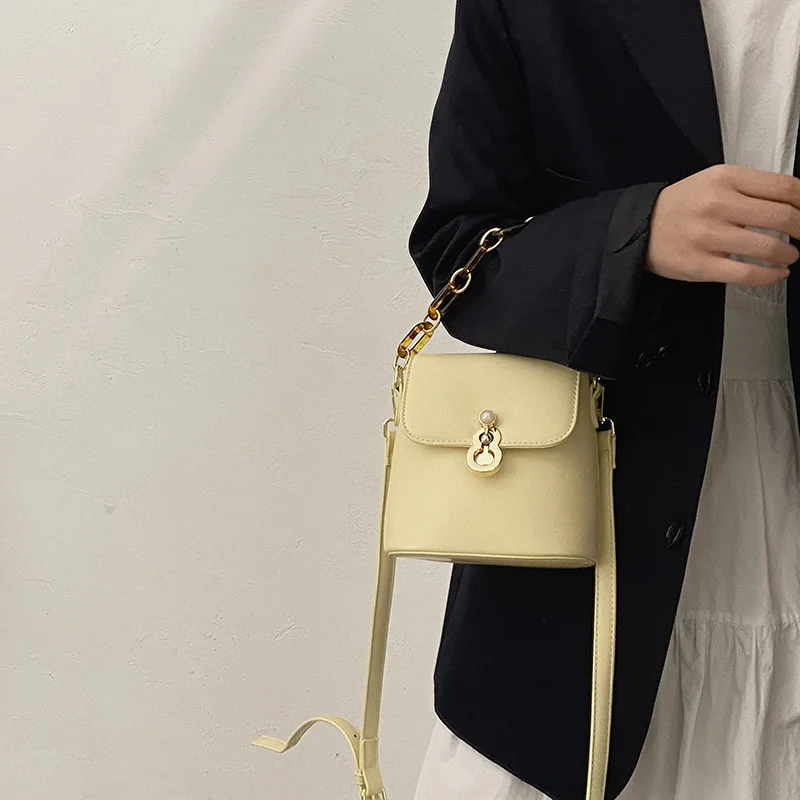 

Versatile bag women's 2021 new fashion chain small square bag one shoulder Bucket Bag