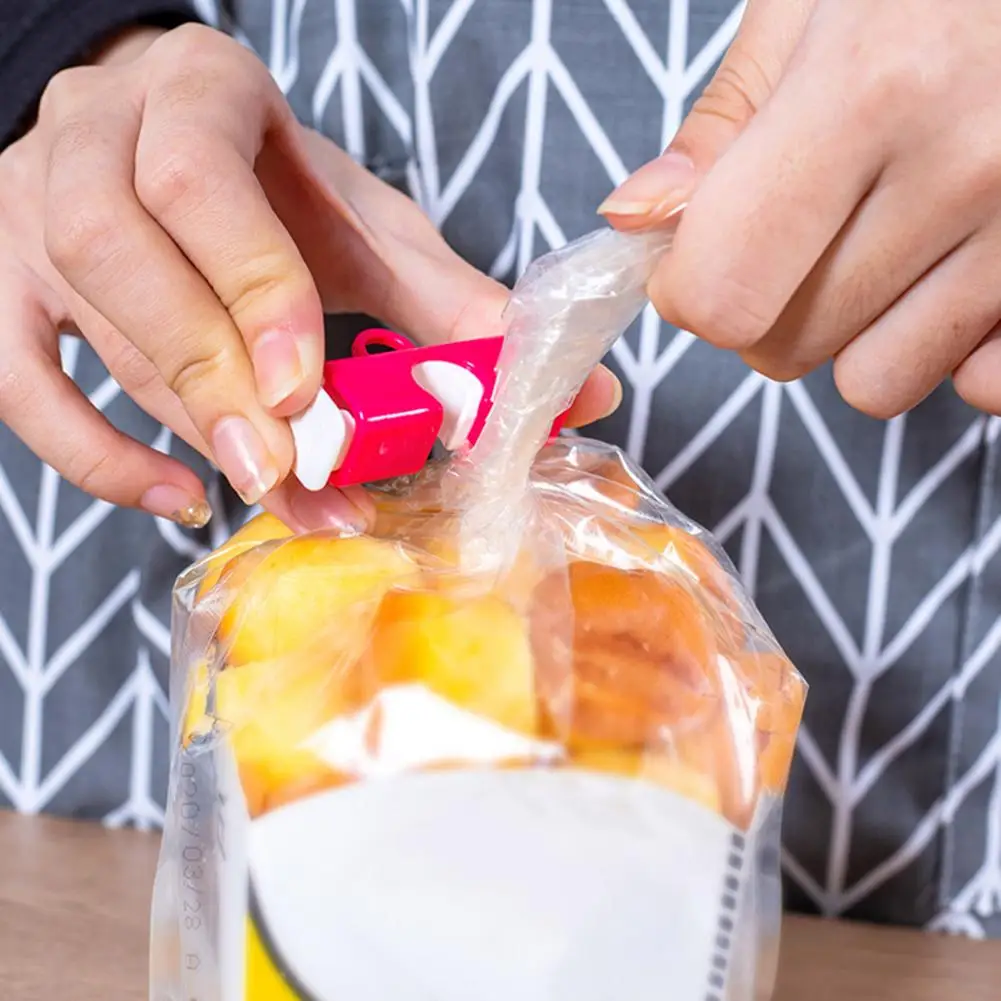 

3pcs plastic bag sealing clip multicolor kitchen snack bag clip household food preservation storage bag clip with hanging loop
