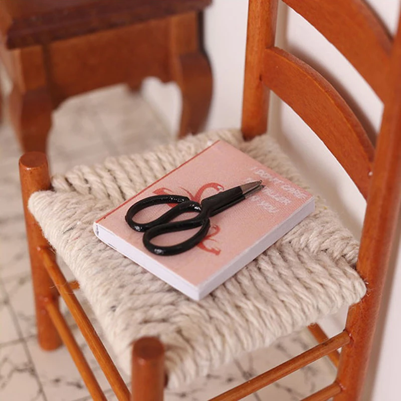 

2Pcs 1:12 Scale Dollhouse Miniature Scenes Hair Cutting Scissors Model For Dollhouse Decals new