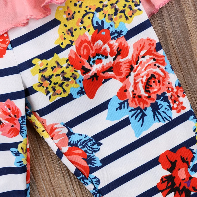 Милое плиссированное платье с длинными рукавами и рисунком из мультфильма