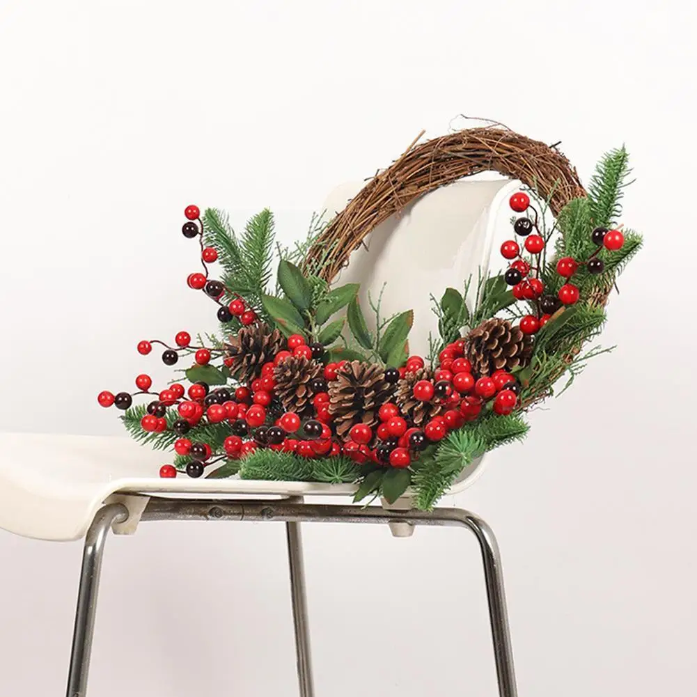 

50cm Christmas Rattan Wreath Natural Branches Fake Berries Pine Cones Christmas Wreath Hanging Wall Door Decor For New Year N1i8