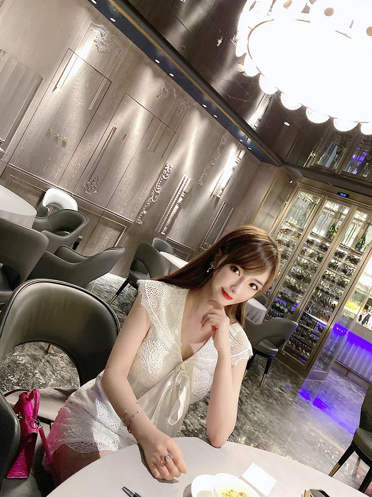 

gentle wind fairy waist dress white lace V-neck temperament show thin bag hip skirt A-line skirt
