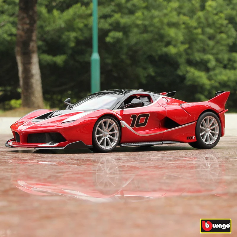 Bburago 1:18 Ferrari FXXK 10 модель автомобиля из сплава Модель автомобиля украшение автомобиля коллекция Подарочная игрушка Литье под давлением модель игрушка для мальчиков