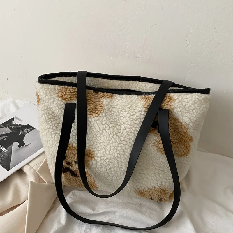 

Большая женская сумка из овечьей шерсти, новинка 2021, трендовая сумка через плечо, вместительная сумка-тоут, осенне-зимняя Студенческая клас...