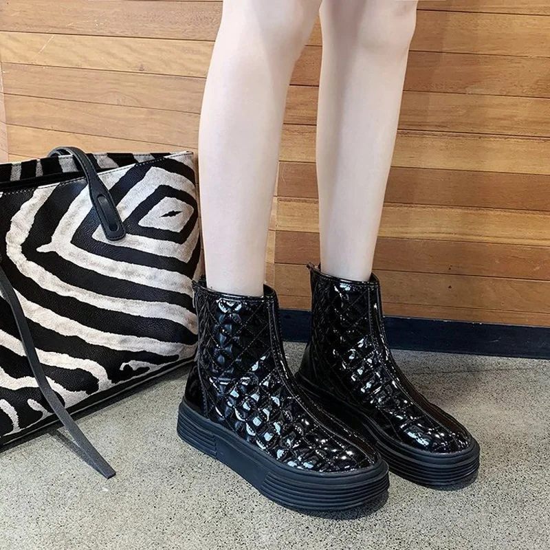 

Women's Snow Boots,Real Soft Leather Flat Quilted Cotton Shoes,Winter Boots with Velvet Thickness,Silver Black,Size 35-40