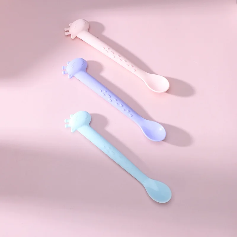 

Betty Music Children Baby Spoon Infant Giraffe Silica Gel ruan shao Baby Learn Eating Cartoon Spoon