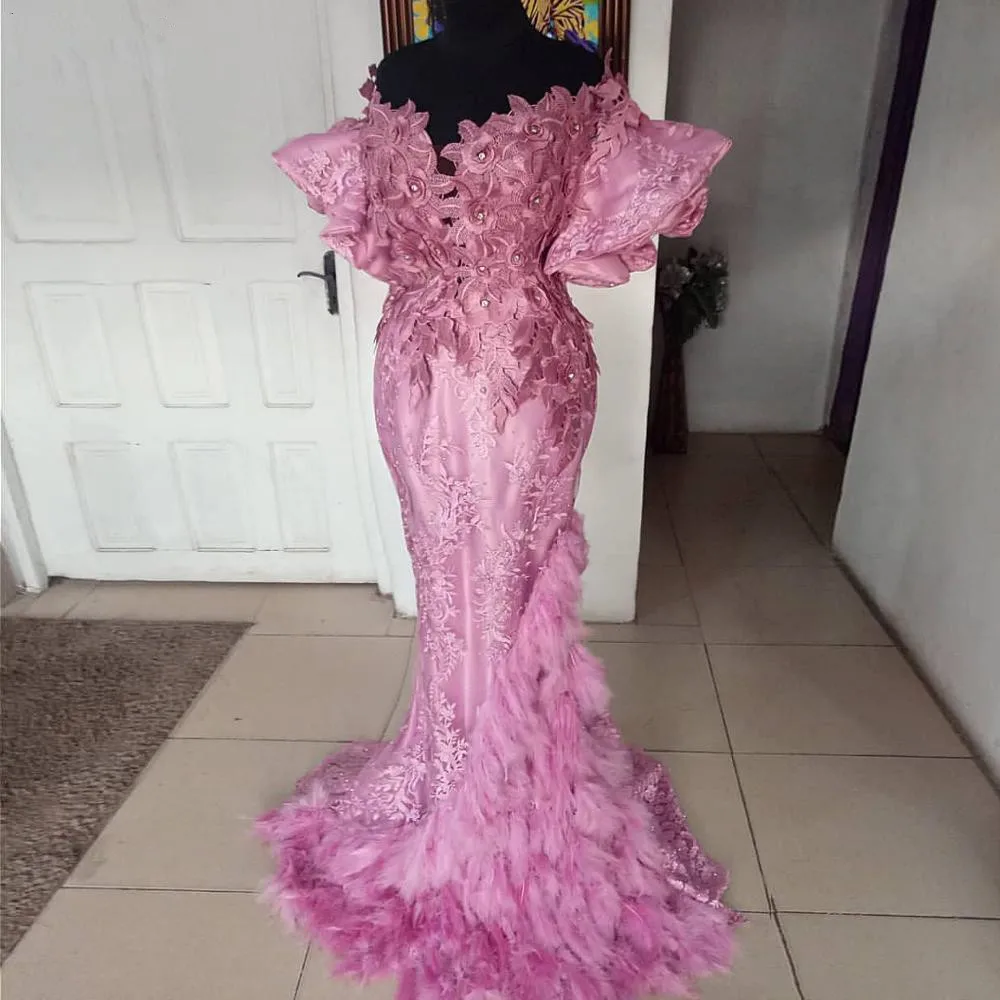 

Elegant African Mermaid Prom Dresses Off Shoulder Short Sleeves Lace Appliques Evening Dress with Feather Chic Gown abendkleider