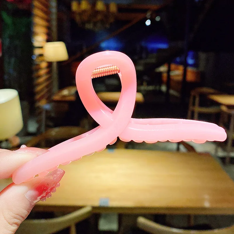 

New Hair Claw Barrettes For Women Fashion Girl Alloy Geometric Hollow Out Headwear Hair Accessories Crab Hair Clip