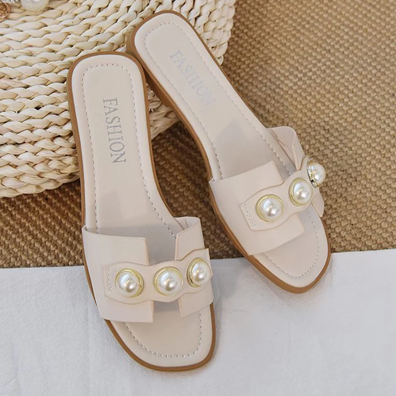

Women Slippers Fashion Pearl Design Elegant Flat Shoes 2021 Sell Well Korean Version Beige Low Heel Ladies Flip Flop Casual