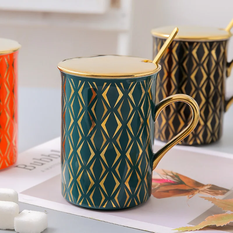 Креативная кружка с крышкой и ложкой специальная прорезями керамическая подарок