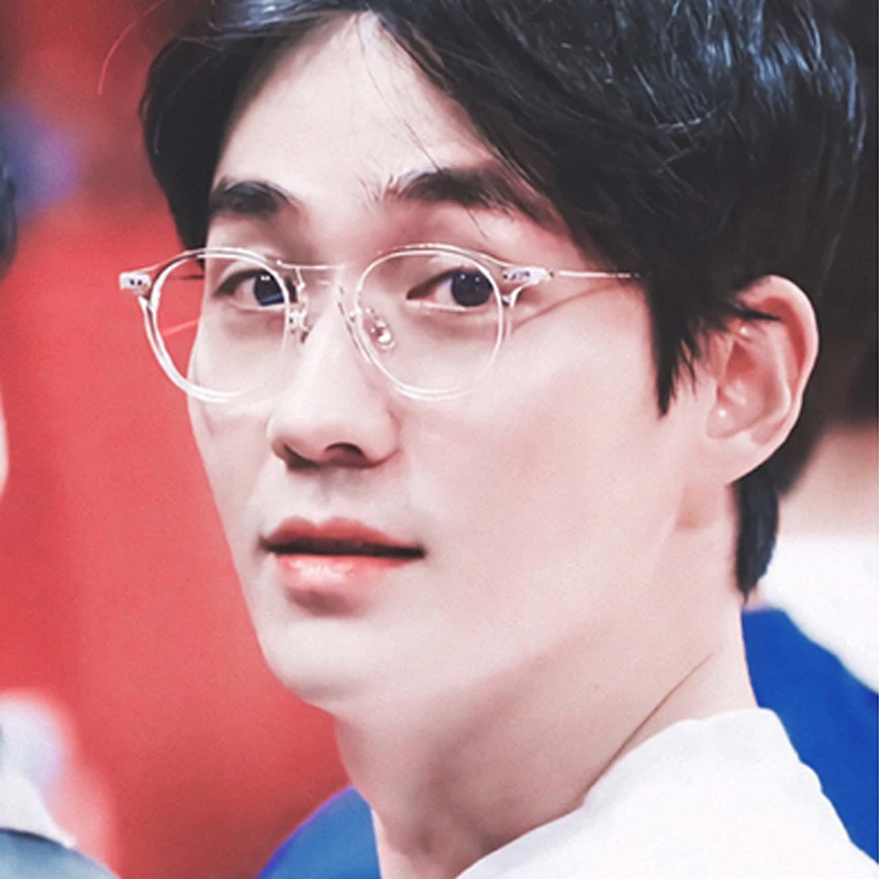 

Eyewear & Accessories