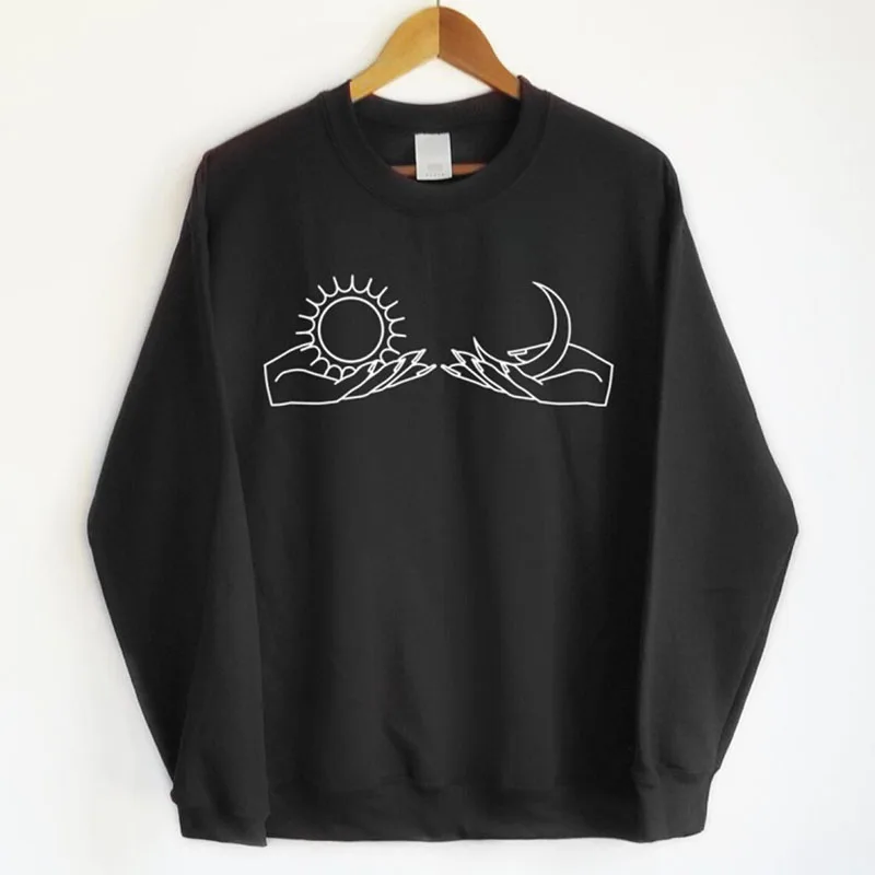 

Black Holding The Sun and The Moon Print Oversized Crewneck Sweatshirt Women Vintage Streetwear Long Sleeve Fashion Tops Autumn