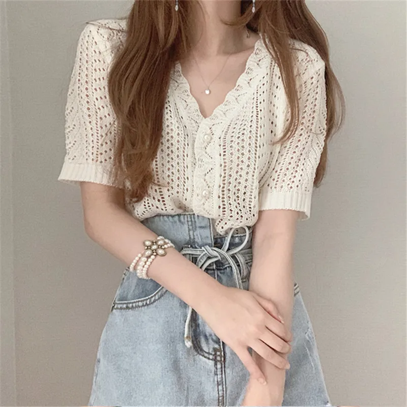 

2021 Early Spring Gentle Wearing Petal V-Neck Hollow Retro Knit Short Sleeve Cardigan