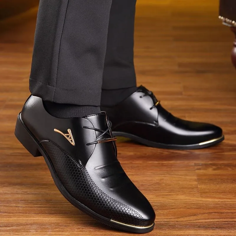 

Men Dress Shoes Men Wedding Shoes Oxfords Fashion Business Dress Men Shoes 2020 New Classic patent Leather Men's Suits Shoes