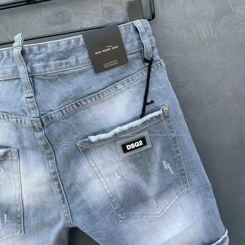 

2021, Dsquared2