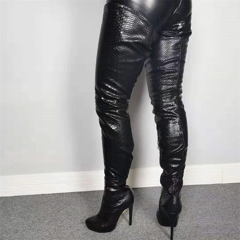 Оригинальные Соблазнительные зимние сапоги до бедра женские черные на очень