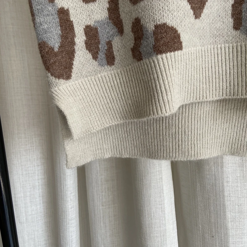 

ZCSMLL Leopard Print Knit Sweater Women V-neck Korea Fashion Style Waistcoat Sleeveless Knitted Vest 2021 Spring