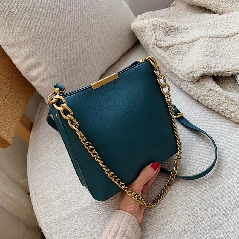 Женская кожаная сумка через плечо элегантная брендовая с цепочкой дизайнерская