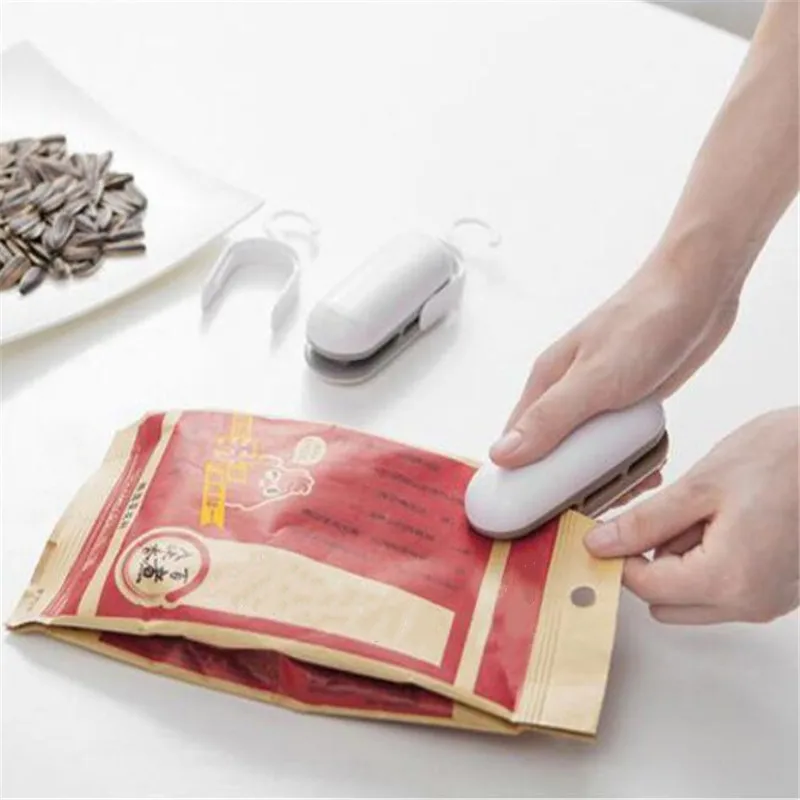 

Mini Sealer Home Heat Bag Plastic Food Snacks Bag Sealing Machine Food Packaging Kitchen Storage Bag Clips (No Battery)