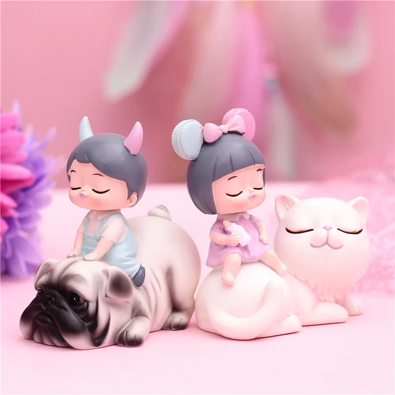 

Happy cute pet couple car decoration new year gift swing cartoon car doll cake baking Resin pendant art antique home decor
