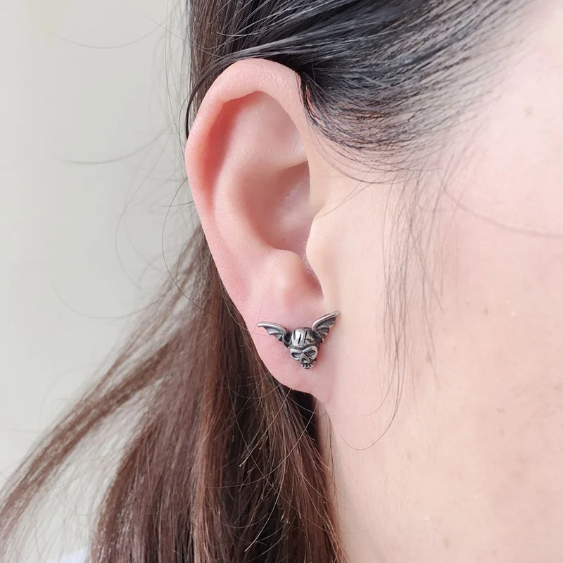 Серьги-гвоздики унисекс в стиле панк украшения виде черепа затычки из