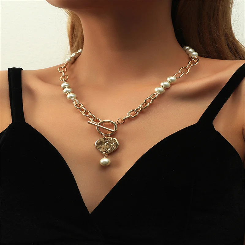 

Imitation Pearl Baroque Toggle Clasp Lasso Pendant Necklace for Women Coin Portrait Chain Choker OT Buckle Necklaces Jewelry