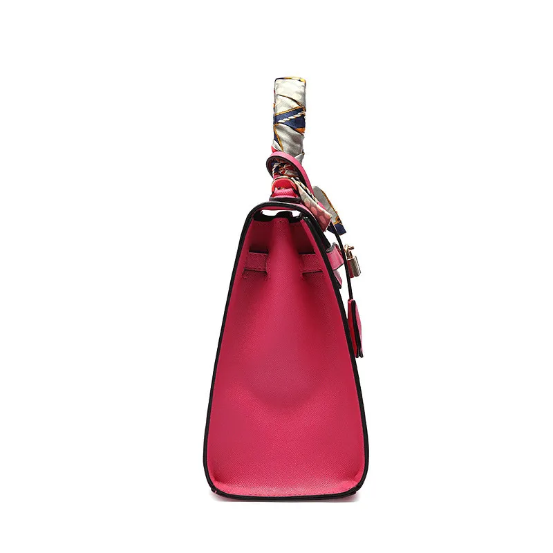 

2021 New Korean Style Trendy Ladies Lock Portable Female Bag Shoulder Messenger Fashion Bags