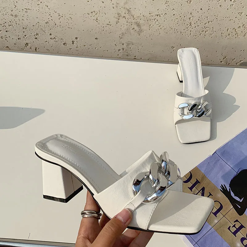 

2021 Summer Slippers Fashion Chain Design Women Sandals Gladiator Open Toe Square Heels Mule Shoes Female Slides Sandalias Mujer