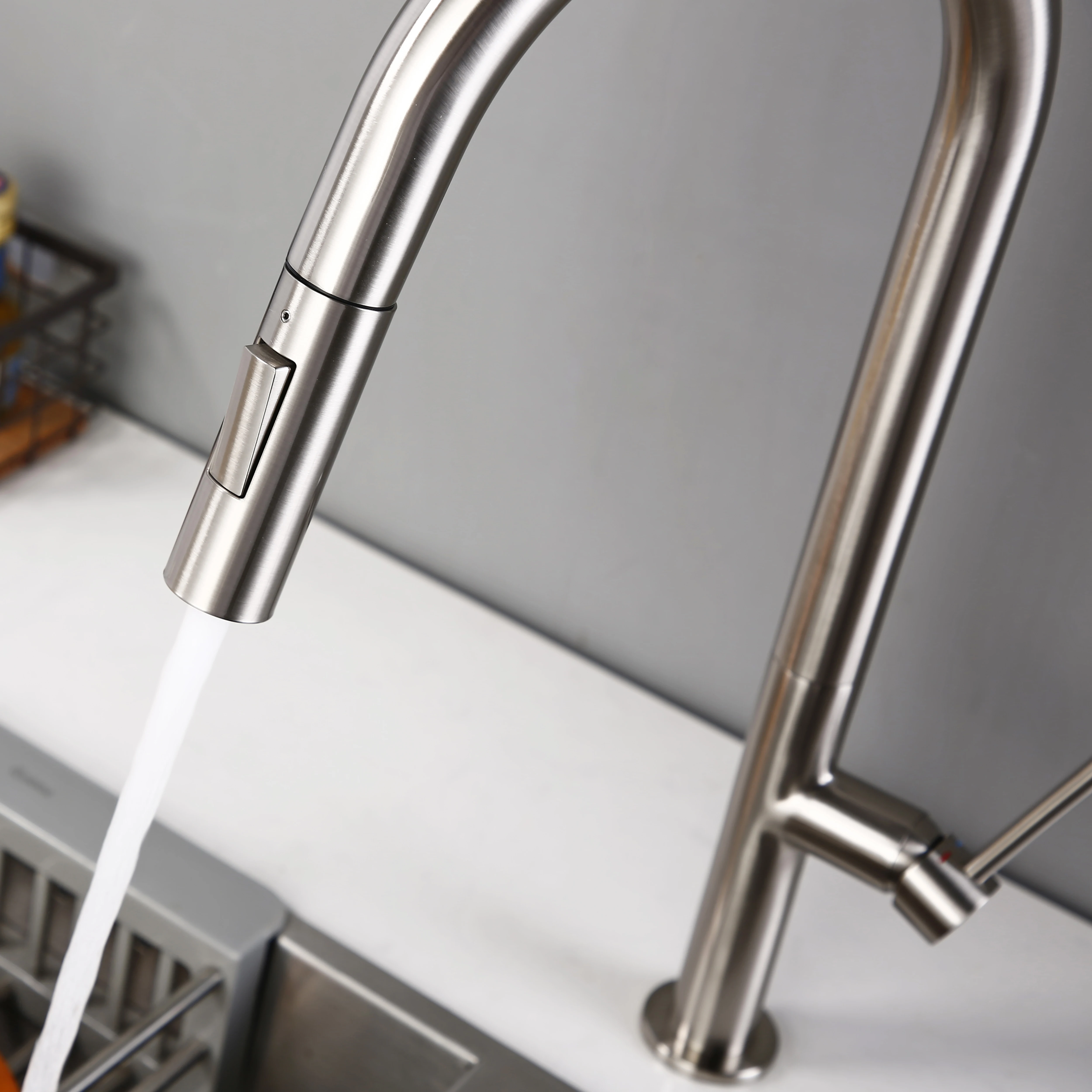 

Brass Pull Out Kitchen Faucet Brushed Chrome and Black 360 degree rotation kitchen Hot and cold water Sink taps Kitchen Faucet